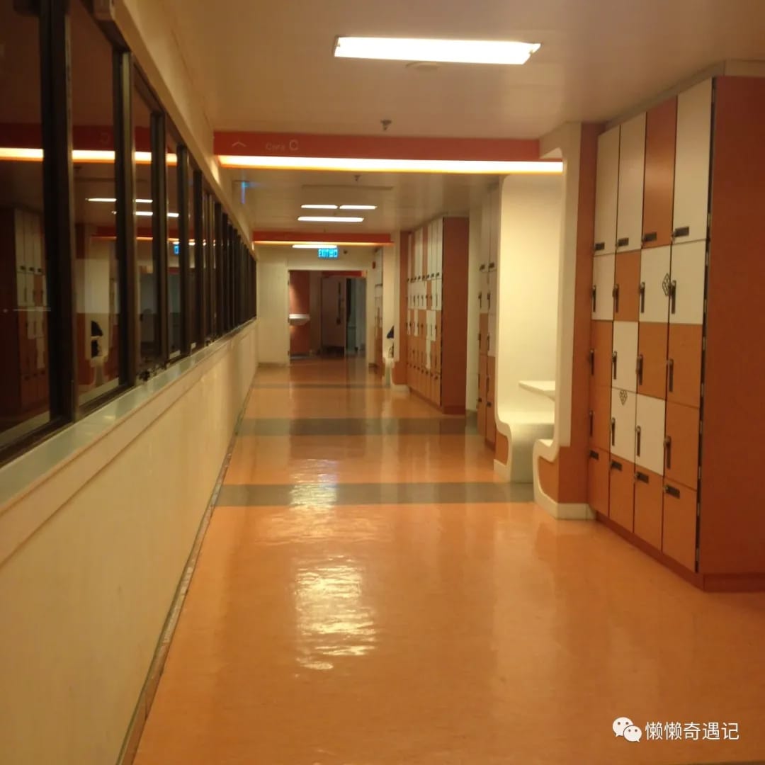 其他教室的走廊,還記得那時候還很積極參加其他課程,韓語什麼的😂